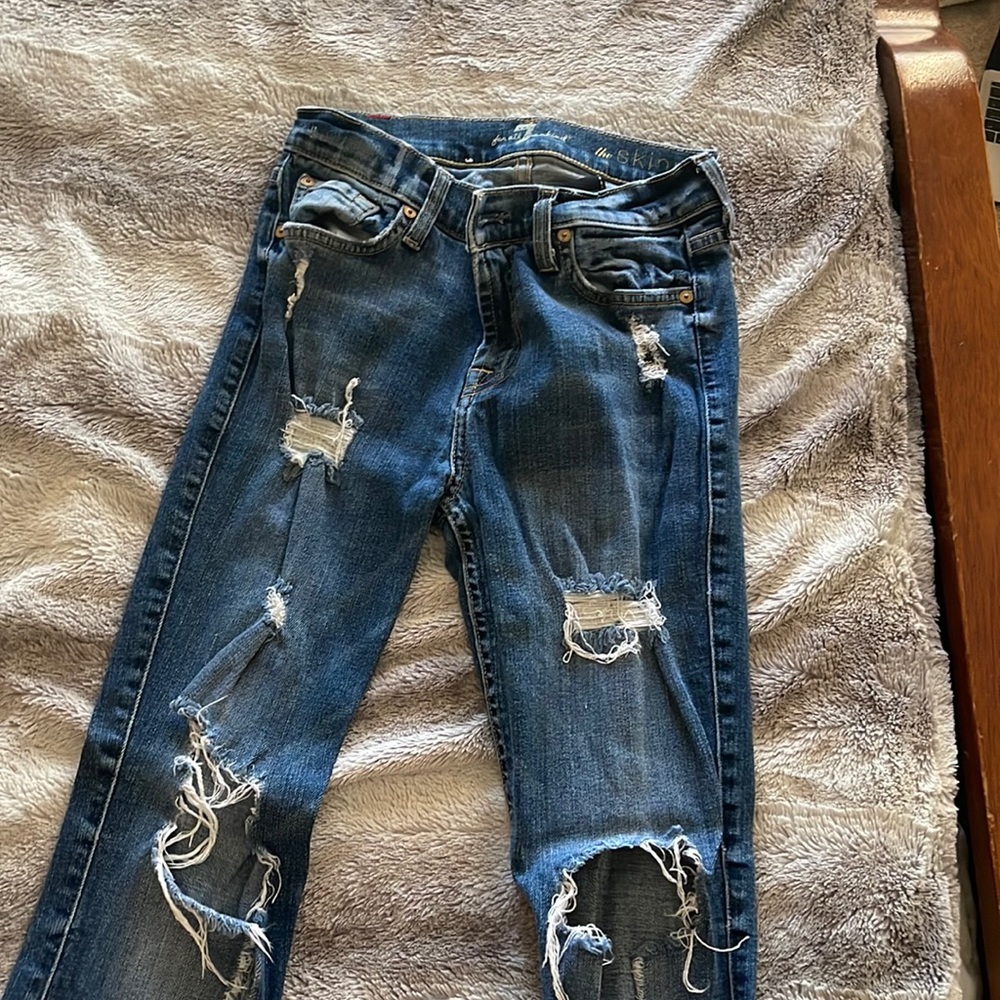 Ripped 7 jeans